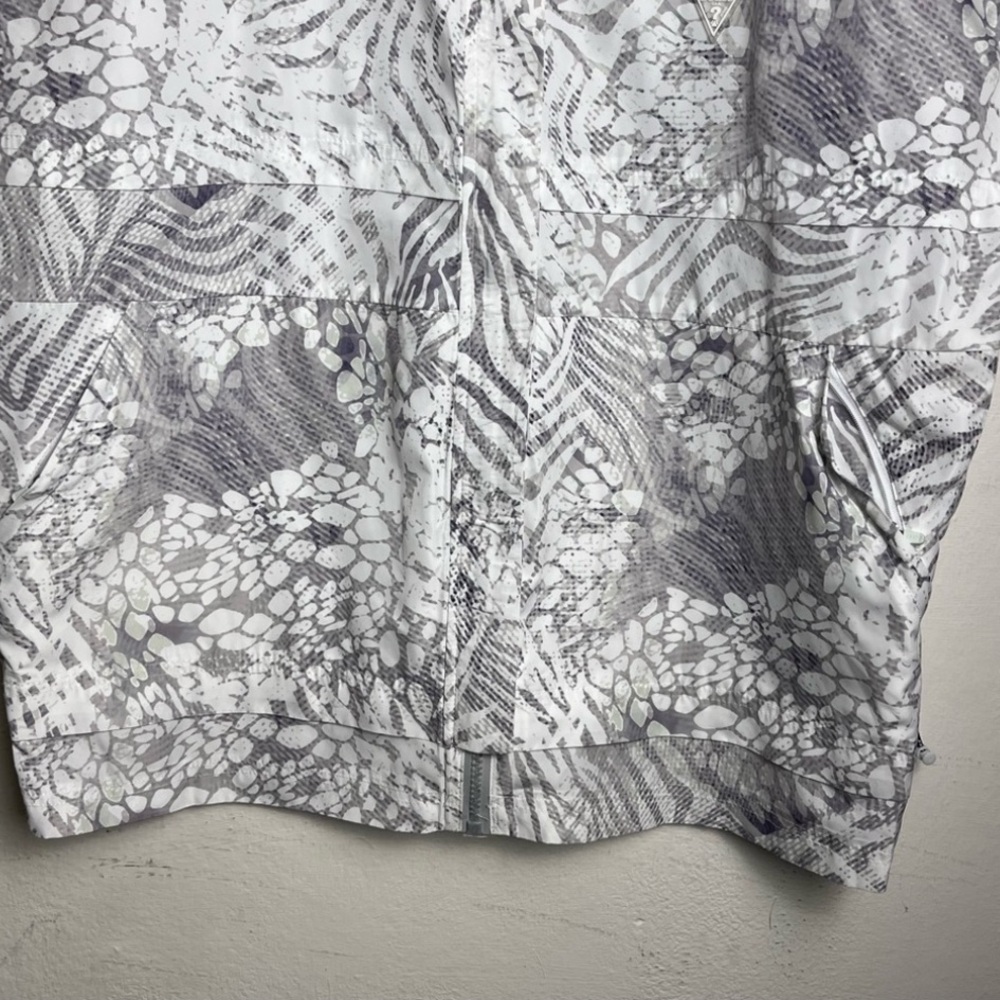 GUESS Brooklyn Hooded Vest - Picture 15 of 15